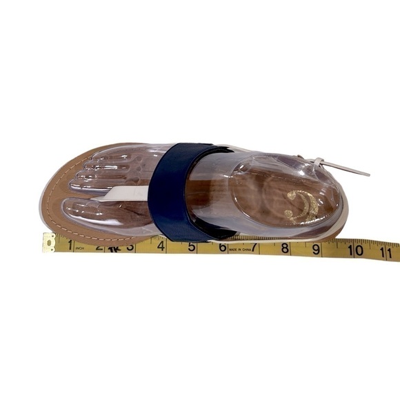 C Women’s Strappy Navy/White Thong/Buckle Sandal Size-6.5 NWOT - Picture 8 of 8